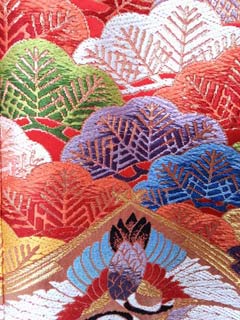 逸品　老松に向かい鶴の総唐織